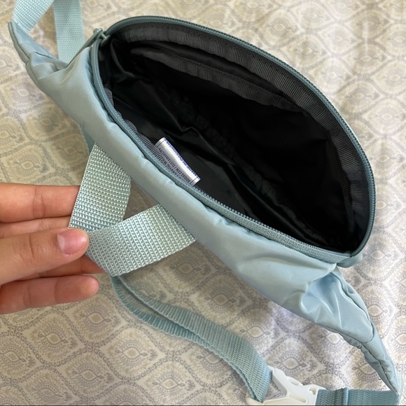 Adidas Fanny Pack - Picture 3 of 4